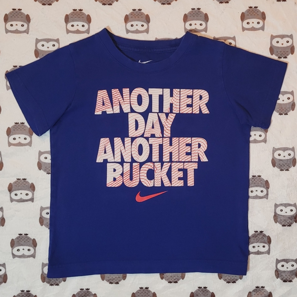 $1 | 5 | Nike | Short Sleeved Shirt